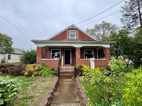 726 Tennessee St, Salem, VA 24153