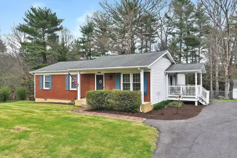 1023 Mildred St, Fincastle, VA 24090