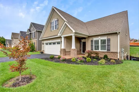 2429 Foxfield Ct, Salem, VA 24153