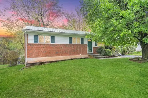 2534 Ellison Ave, Salem, VA 24153