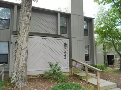 7223 Woods Crossing Dr, Roanoke, VA 24018