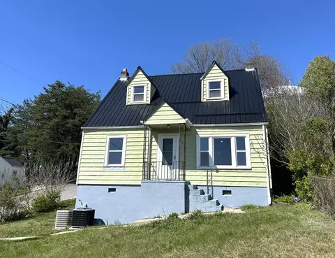 834 Smith St, Martinsville, VA 24112