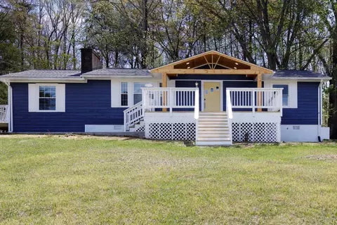 137 Tracy Dr, Moneta, VA 24121