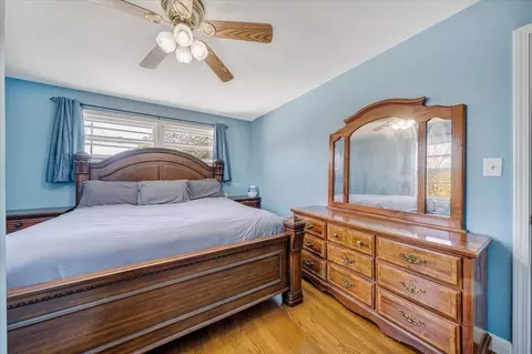 Bedroom - 412 E Riverside Dr, Salem, VA 24153 photo 2 of 5
