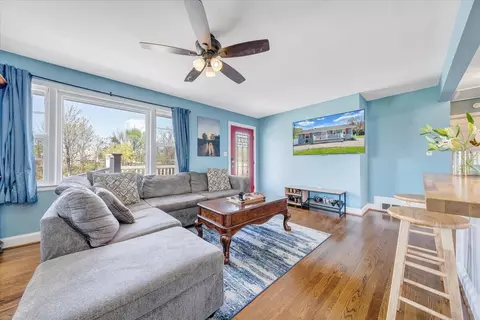 Living - 412 E Riverside Dr, Salem, VA 24153 photo 3 of 4