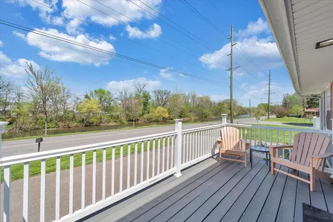 Exterior - 412 E Riverside Dr, Salem, VA 24153 photo 10 of 16