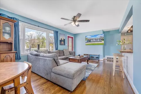 Living - 412 E Riverside Dr, Salem, VA 24153 photo 4 of 4