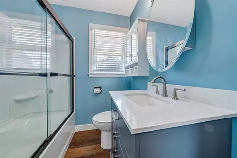Bath - 412 E Riverside Dr, Salem, VA 24153 photo 3 of 3