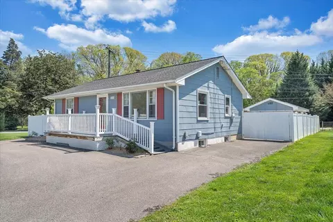Exterior - 412 E Riverside Dr, Salem, VA 24153 photo 14 of 16