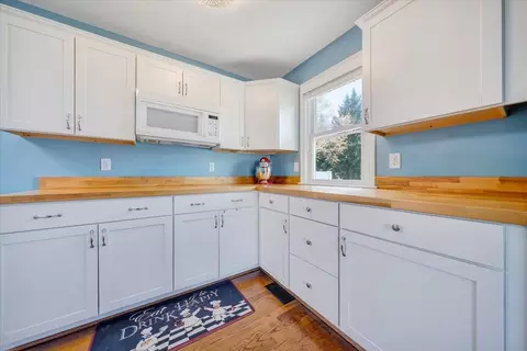 Kitchen - 412 E Riverside Dr, Salem, VA 24153 photo 1 of 7