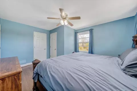 Bedroom - 412 E Riverside Dr, Salem, VA 24153 photo 3 of 5