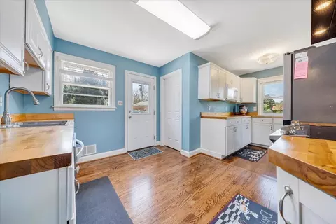 Kitchen - 412 E Riverside Dr, Salem, VA 24153 photo 2 of 7