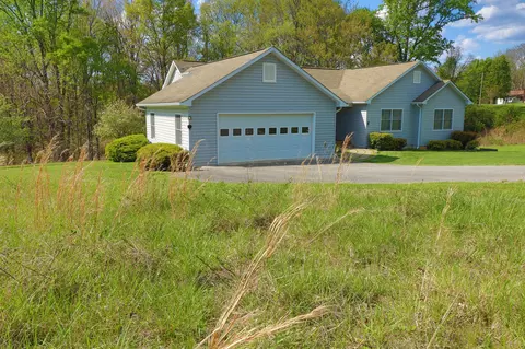 1746 Fiddler Creek Rd, Bedford, VA 24523