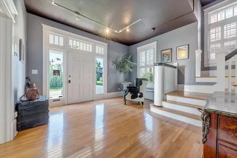 Entry Way - 1360 Maple Ave SW, Roanoke, VA 24016 photo 1 of 4