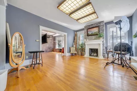 Living - 1360 Maple Ave SW, Roanoke, VA 24016 photo 4 of 6
