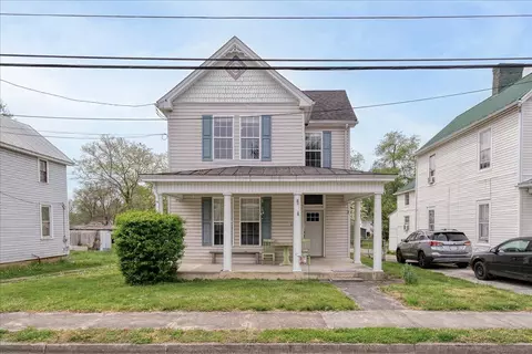 201 Elm St, Salem, VA 24153