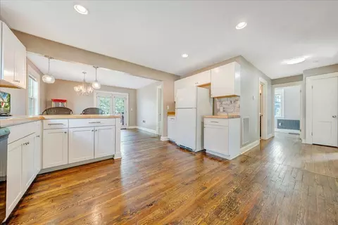 Entry Way - 211 Murrell Rd NE, Roanoke, VA 24012 photo 2 of 3