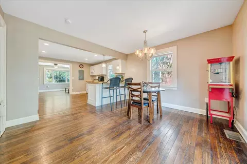 Entry Way - 211 Murrell Rd NE, Roanoke, VA 24012 photo 3 of 3