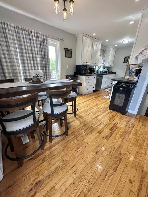 Kitchen - 1301 Cherokee Pl, Covington, VA 24426 photo 2 of 5
