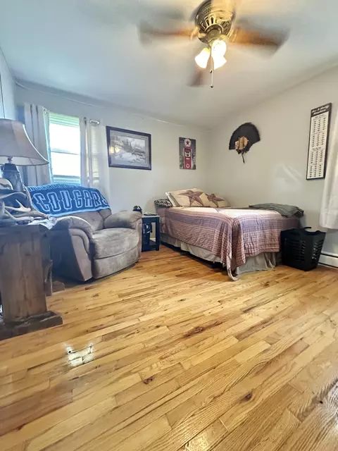 Bedroom - 1301 Cherokee Pl, Covington, VA 24426 photo 1 of 5