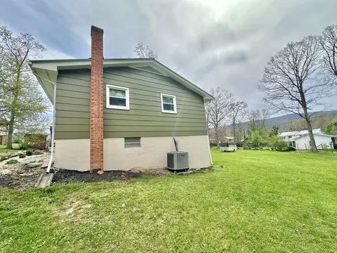 Exterior - 1301 Cherokee Pl, Covington, VA 24426 photo 8 of 11