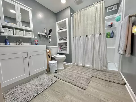 Bath - 1301 Cherokee Pl, Covington, VA 24426 photo 2 of 2