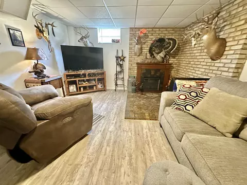 Living - 1301 Cherokee Pl, Covington, VA 24426 photo 3 of 4