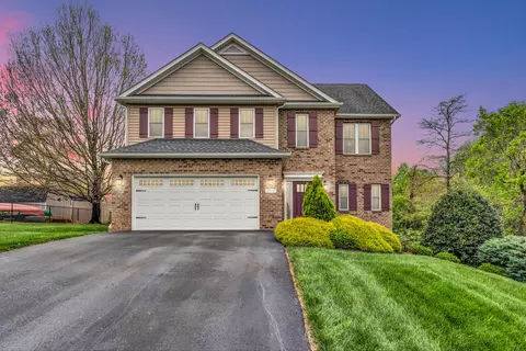 1717 Millwheel Dr, Salem, VA 24153
