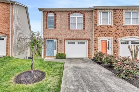 843 Walhalla Ct, Roanoke, VA 24019