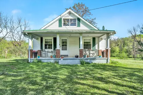 2682 Springwood Rd, Fincastle, VA 24090
