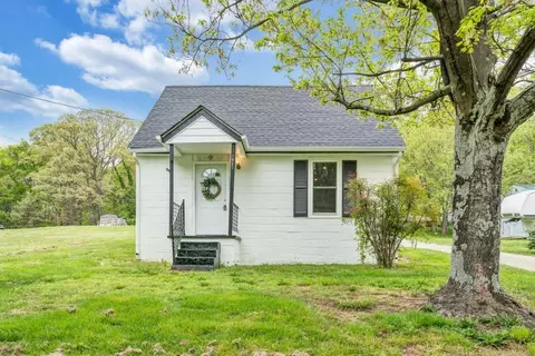 4613 Salem Tpke NW, Roanoke, VA 24017