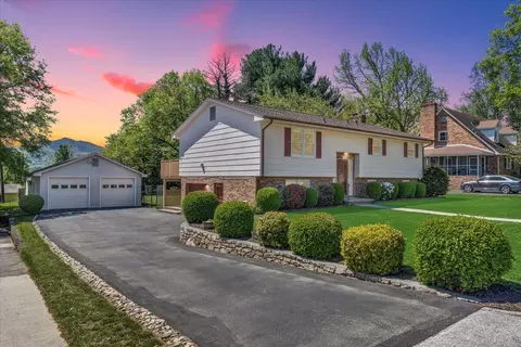 1620 Narcissus St, Salem, VA 24153