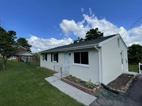 4825 Desi Rd NW, Roanoke, VA 24017