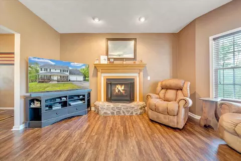 Living - 1121 Eagles Nest Dr, Goodview, VA 24095 photo 6 of 7