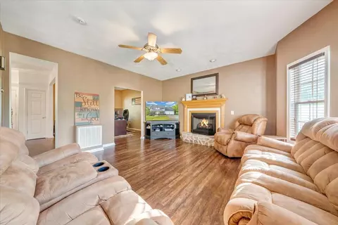Living - 1121 Eagles Nest Dr, Goodview, VA 24095 photo 2 of 7