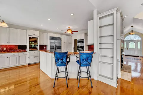 Kitchen - 15 Tranquility Rd, Moneta, VA 24121 photo 4 of 10