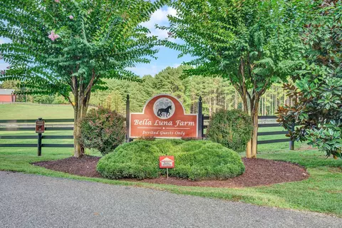 View/Area - 15 Tranquility Rd, Moneta, VA 24121 photo 4 of 18