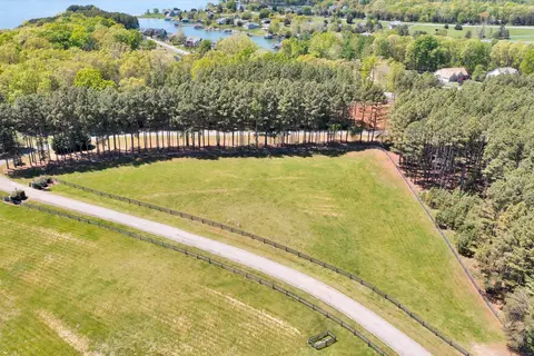 View/Area - 15 Tranquility Rd, Moneta, VA 24121 photo 13 of 18