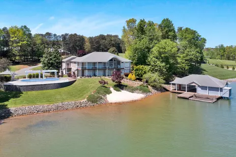 View/Area - 15 Tranquility Rd, Moneta, VA 24121 photo 8 of 18