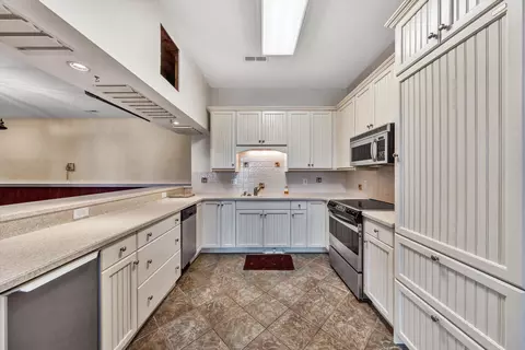 Kitchen - 15 Tranquility Rd, Moneta, VA 24121 photo 7 of 10