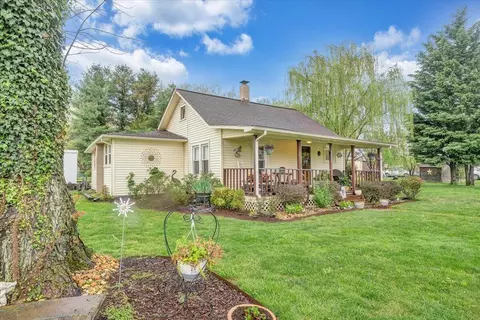 502 W Riverside Dr, Salem, VA 24153