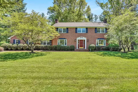 5454 Lonsdale Rd, Roanoke, VA 24018