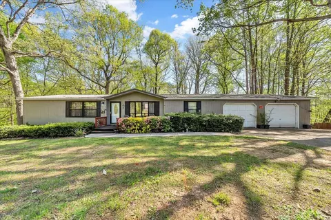 214 Courtland Dr, Vinton, VA 24179