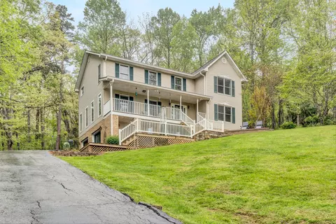 6935 Empire Ln, Roanoke, VA 24018