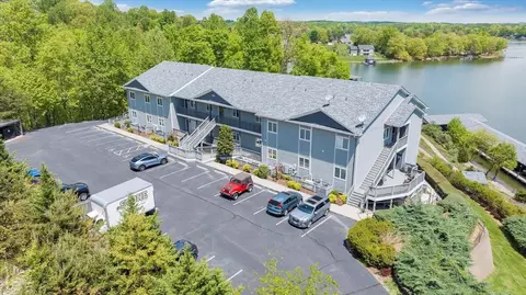200 Bay Shore Dr #103, Moneta, VA 24121