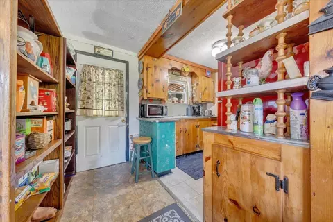 Kitchen - 142 Malcom Dr, Eagle Rock, VA 24085 photo 2 of 4