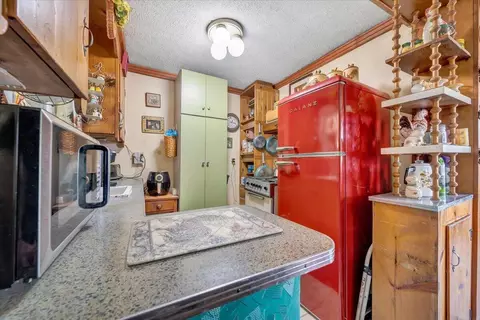 Kitchen - 142 Malcom Dr, Eagle Rock, VA 24085 photo 3 of 4