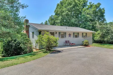 591 Brookwood Rd, Wirtz, VA 24184