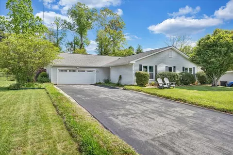 7035 Autumn Wood Ln, Roanoke, VA 24019