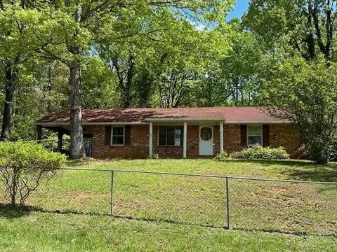 108 Waywood Hills Dr, Vinton, VA 24179